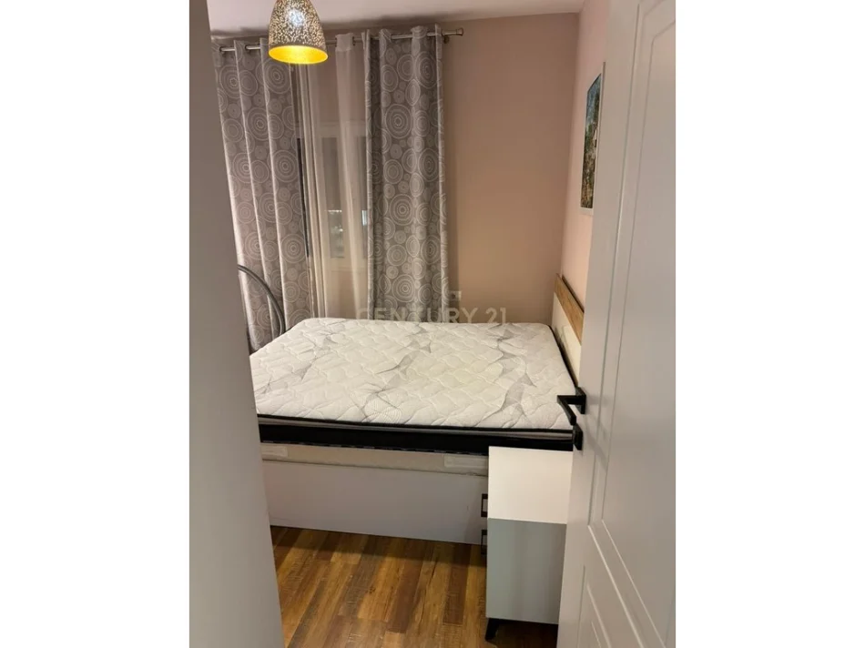 Tirane, jepet me qera apartament 2+1+Ballkon Kati 3, 80 m² 750 € 