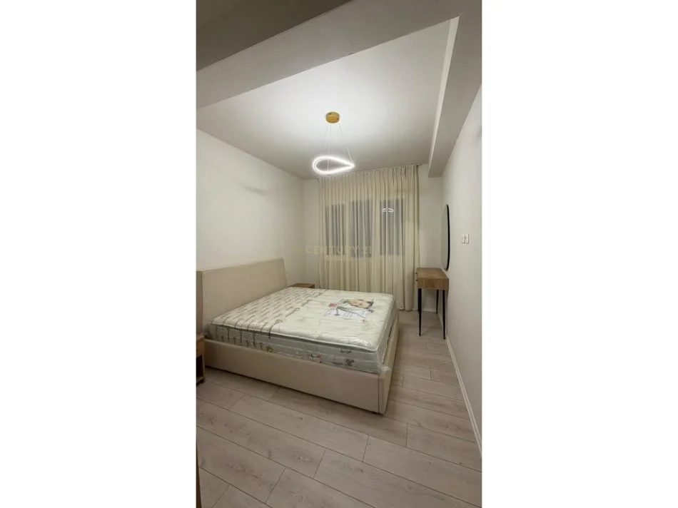 Tirane, jepet me qera apartament 1+1+Ballkon Kati 2, 62 m² 580 € (RIVER RESIDENCE!)