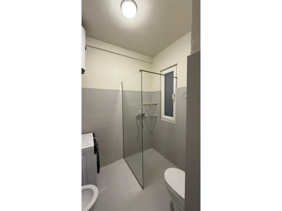 Tirane, jepet me qera apartament 1+1+Ballkon Kati 2, 62 m² 580 € (RIVER RESIDENCE!)