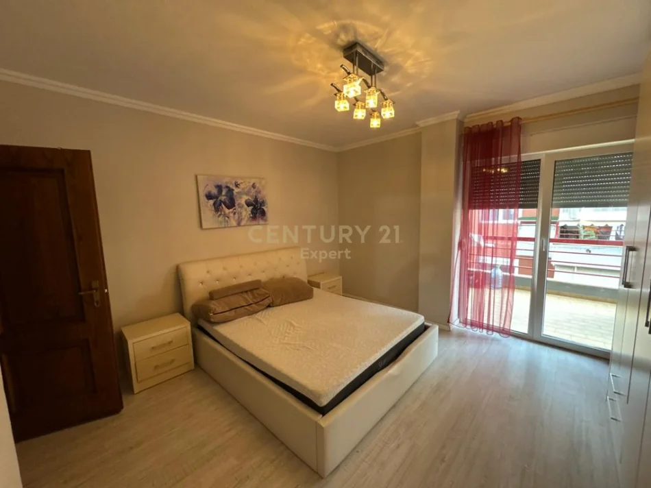 Tirane, shitet apartament 2+1+Ballkon Kati 3, 140 m² 250.000 € (Kompleksi Kolombo)