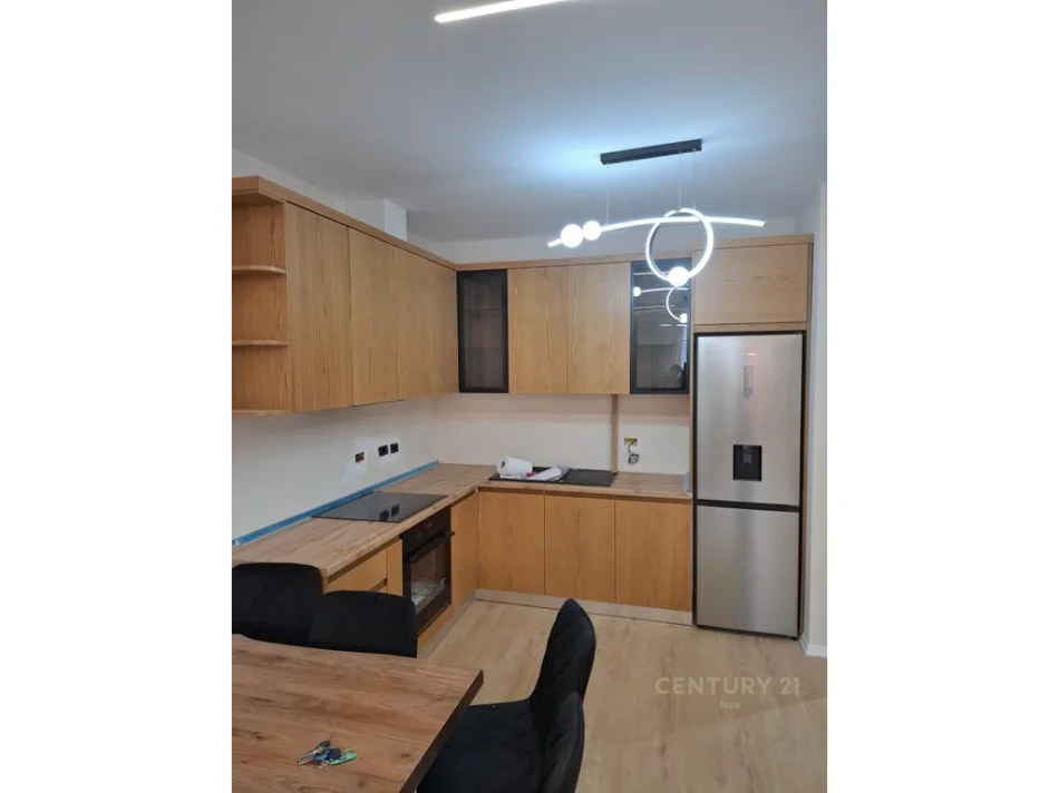 Tirane, jepet me qera apartament 1+1 Kati 3, 65 m² 650 € (bulevardi i ri)