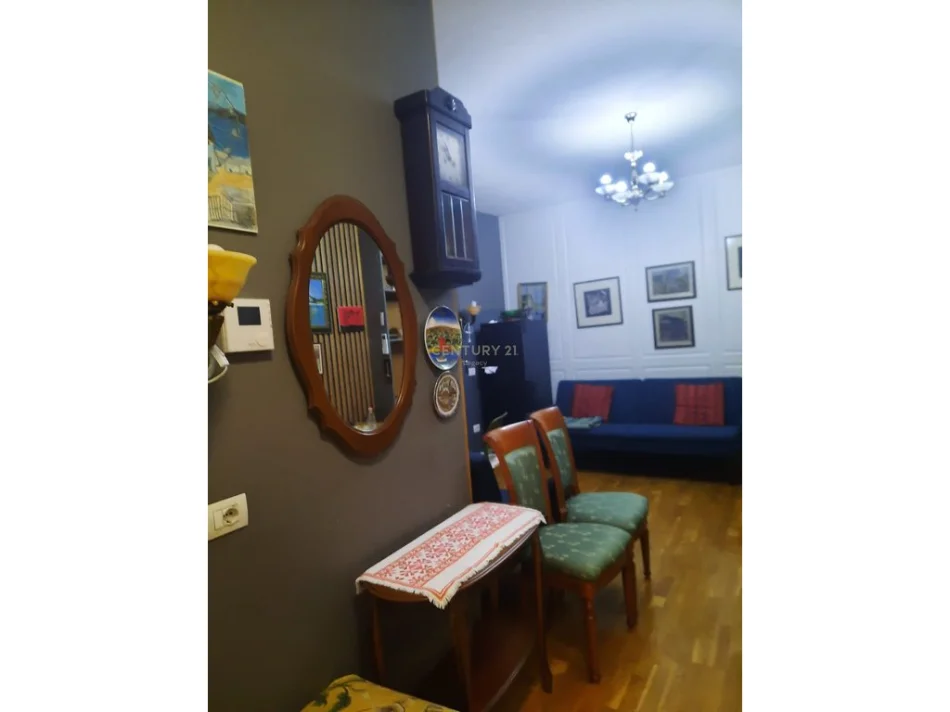 Tirane, jepet me qera apartament 1+1 Kati 5, 90 m² 1.000 € 