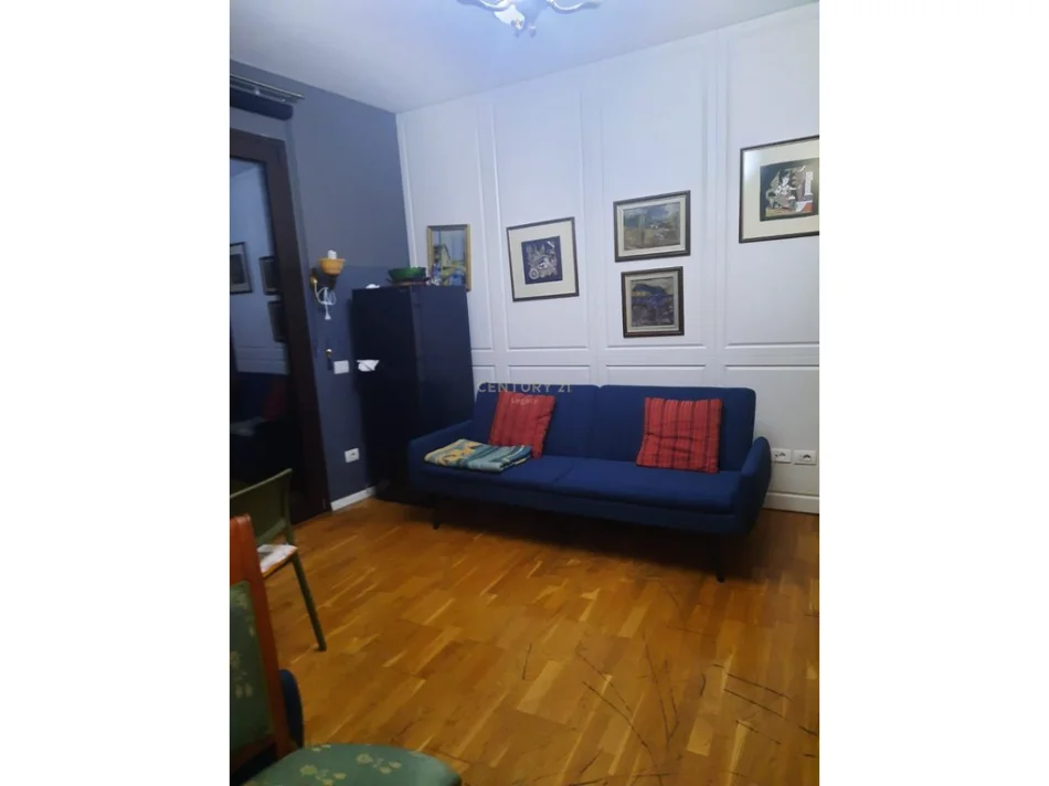 Tirane, jepet me qera apartament 1+1 Kati 5, 90 m² 1.000 € 