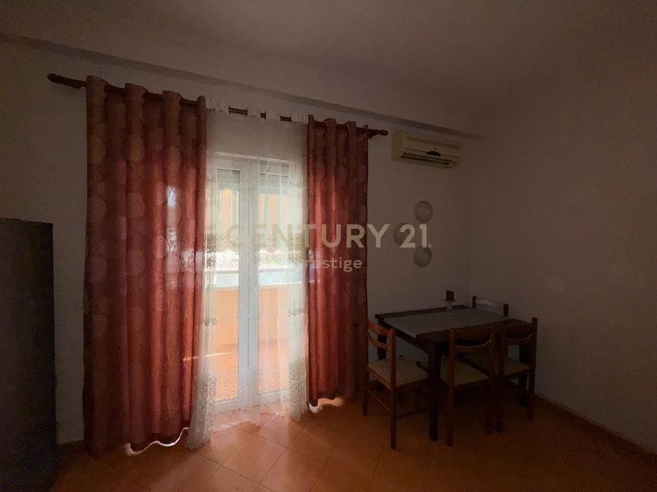 Tirane, jepet me qera apartament 1+1 Kati 1, 80 m² 650 € (rruga e elbasanit prane stadiumit)
