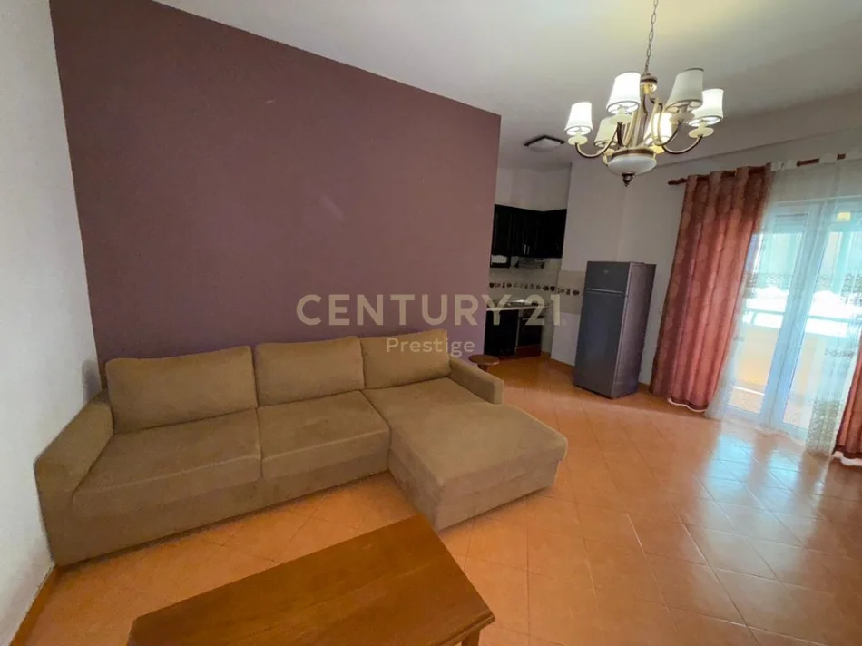 Tirane, jepet me qera apartament 1+1 Kati 1, 80 m² 650 € (rruga e elbasanit prane stadiumit)