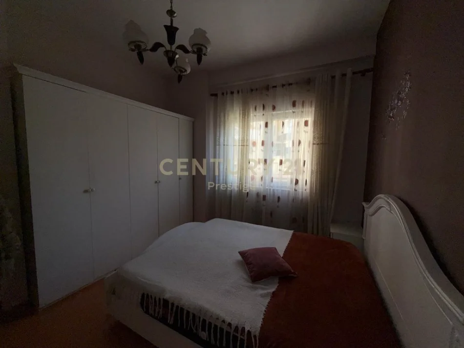 Tirane, jepet me qera apartament 1+1 Kati 1, 80 m² 650 € (rruga e elbasanit prane stadiumit)