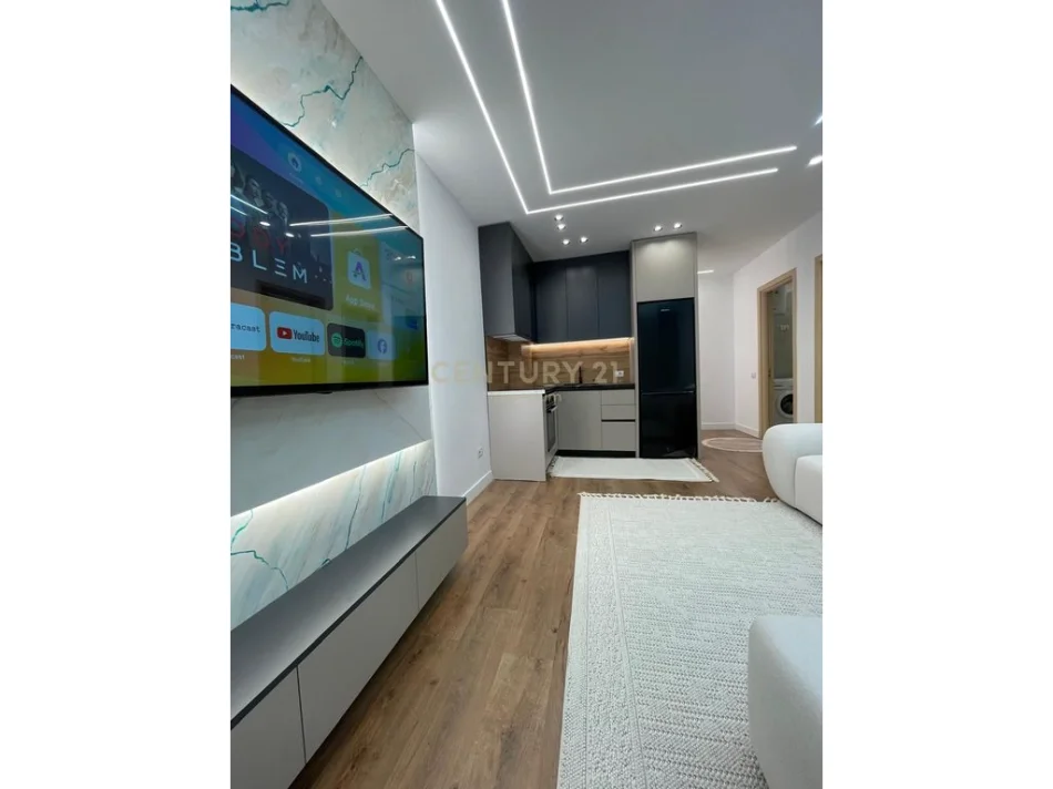 Tirane, jepet me qera apartament 1+1+Ballkon Kati 8, 58 m² 500 € (astiri)