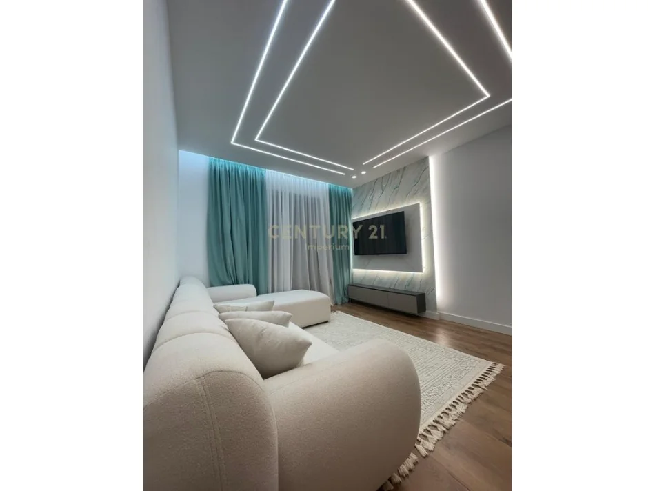 Tirane, jepet me qera apartament 1+1+Ballkon Kati 8, 58 m² 500 € (astiri)