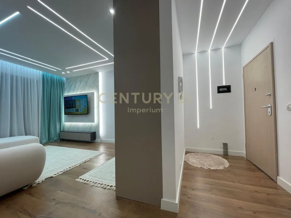 Tirane, shitet apartament 1+1+Ballkon Kati 8, 50 m² 125.000 € (unaze e re)