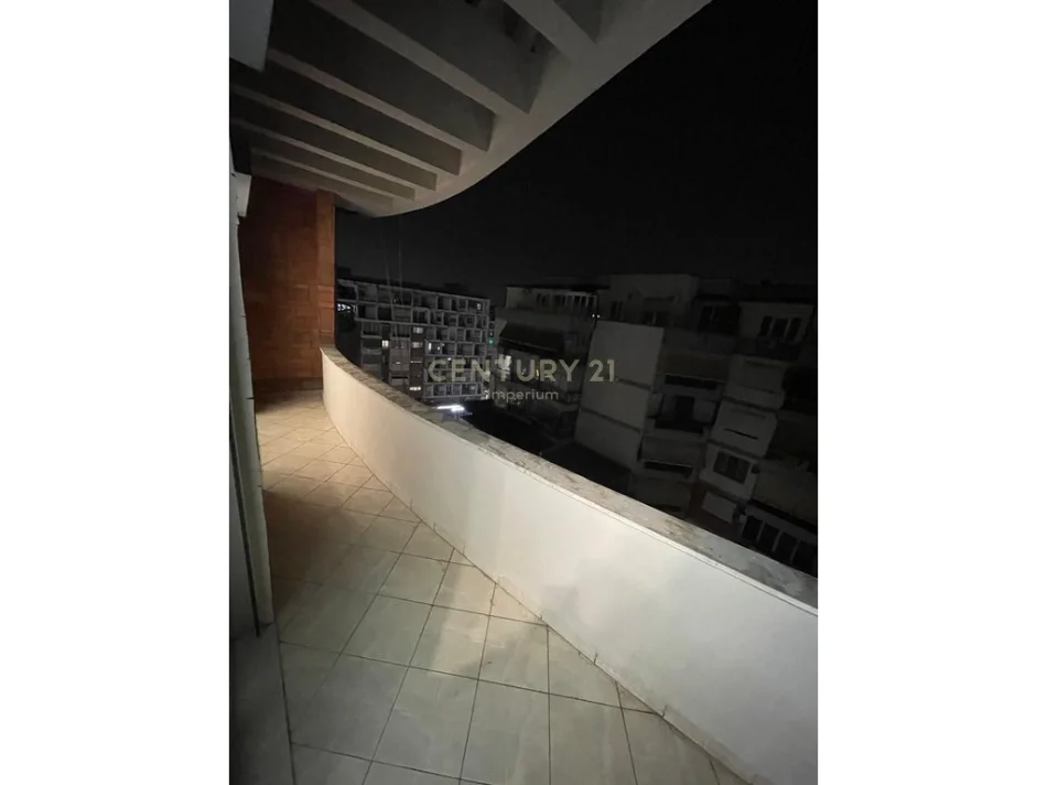 Tirane, shitet apartament 1+1+Ballkon Kati 8, 50 m² 125.000 € (unaze e re)