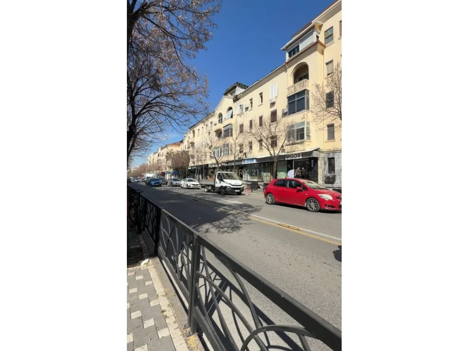 Tirane, shitet apartament 2+1 Kati 2, 78 m² 195.000 € (rruga e durresit)