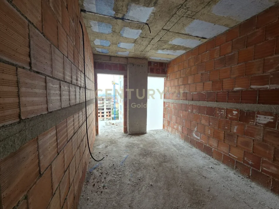 Tirane, shitet apartament 1+1 Kati 7, 82 m² 123.000 € 