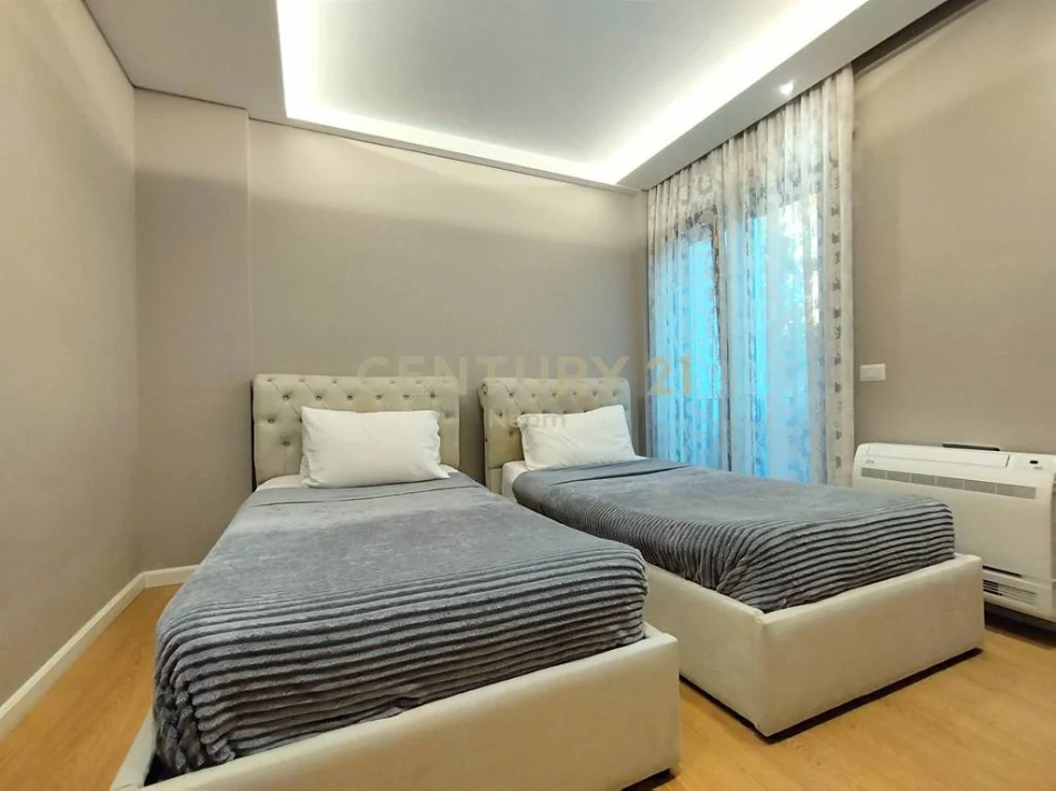 Tirane, shitet Vile 2 Katshe Kati 2, 450 m² 800.000 € 