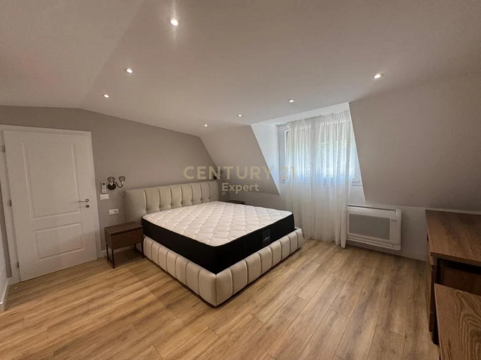 Tirane, shitet apartament duplex Dublex Kati 4, 213 m² 420.000 € 