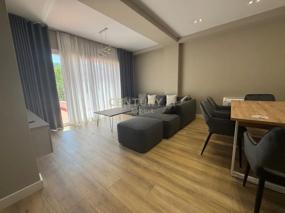 Tirane, shitet apartament duplex Dublex Kati 4, 213 m² 420.000 € 