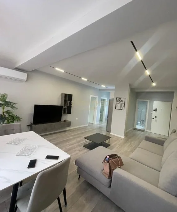 Tirane, shitet apartament 2+1 Kati 5, 90 m² 269.000 € (21 Dhjetori)