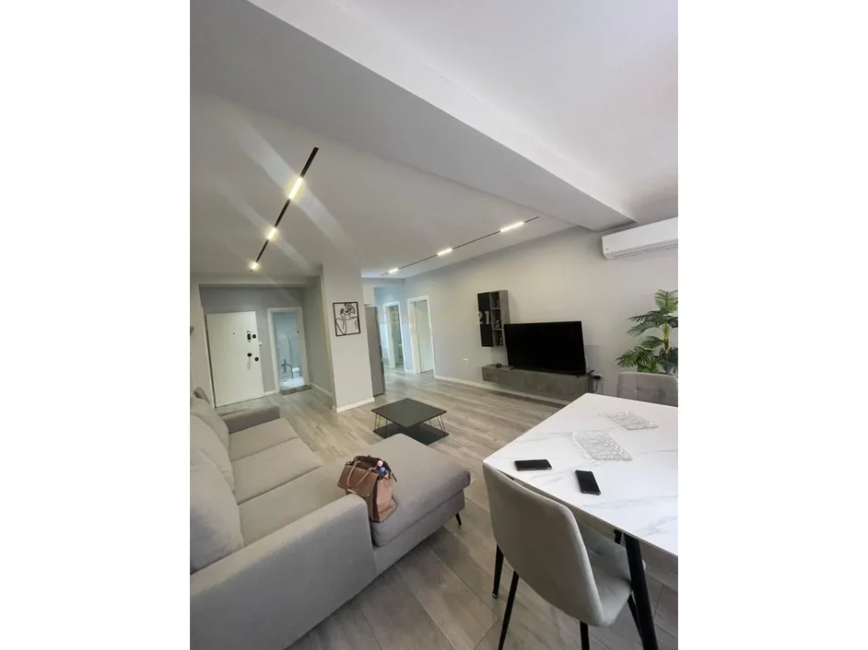 Tirane, shitet apartament 2+1 Kati 5, 90 m² 269.000 € 