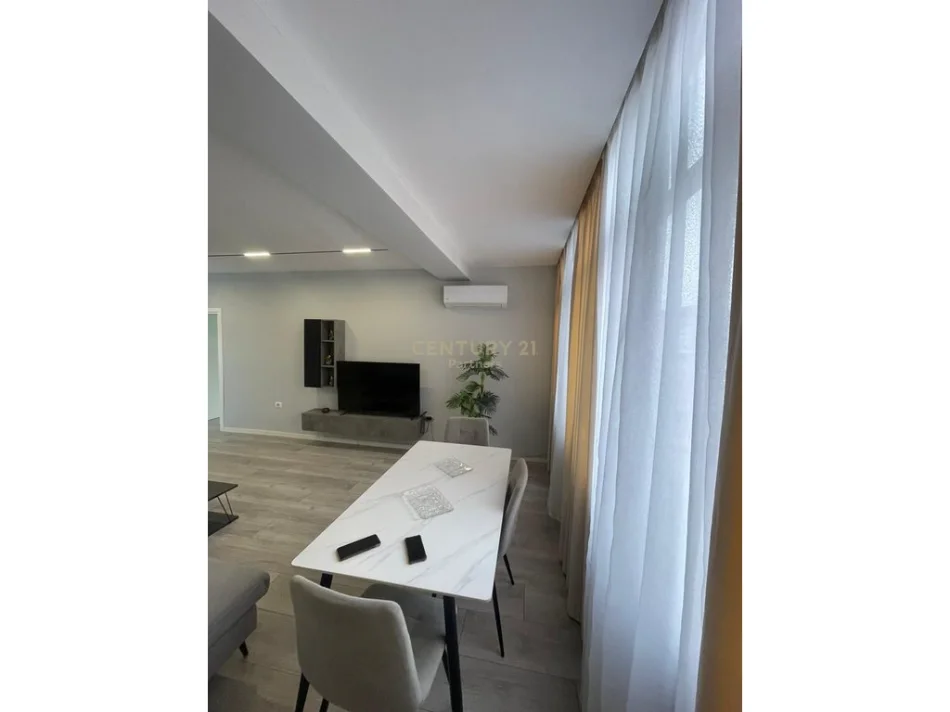Tirane, shitet apartament 2+1 Kati 5, 90 m² 269.000 € 