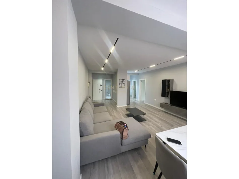 Tirane, shitet apartament 2+1 Kati 5, 90 m² 269.000 € 