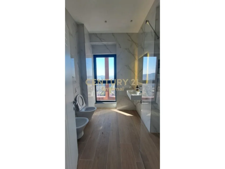 Tirane, jepet me qera ambjent biznesi Kati 20, 111 m² 1.200 € (Rruga e kavajes , Garden building)