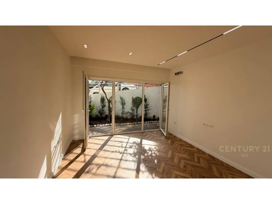 Tirane, shitet apartament 1+1 Kati 1, 67 m² 135.000 € (kodra e diellit)
