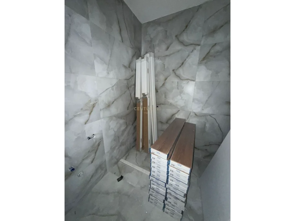 Tirane, shitet apartament 1+1 Kati 4, 74 m² 140.000 € (rruga e dibres)