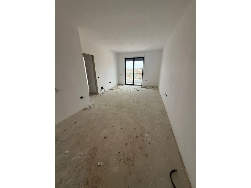 Tirane, shitet apartament 1+1 Kati 4, 74 m² 140.000 € (RRUGA E DIBRES)