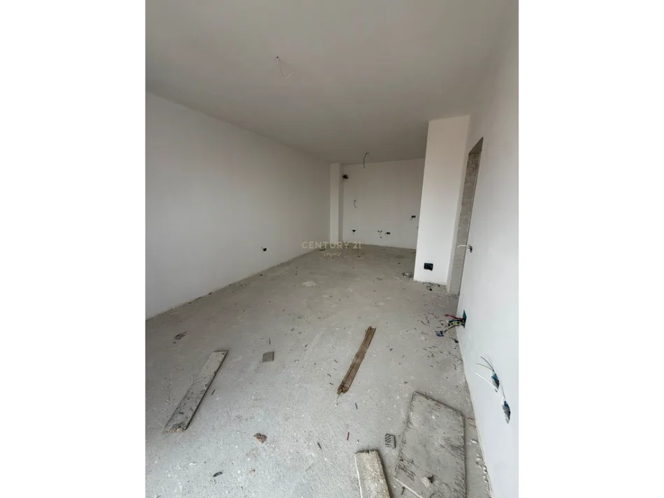 Tirane, shes apartament 1+1+Ballkon Kati 4, 140.000 € (Rruga e Dibres)