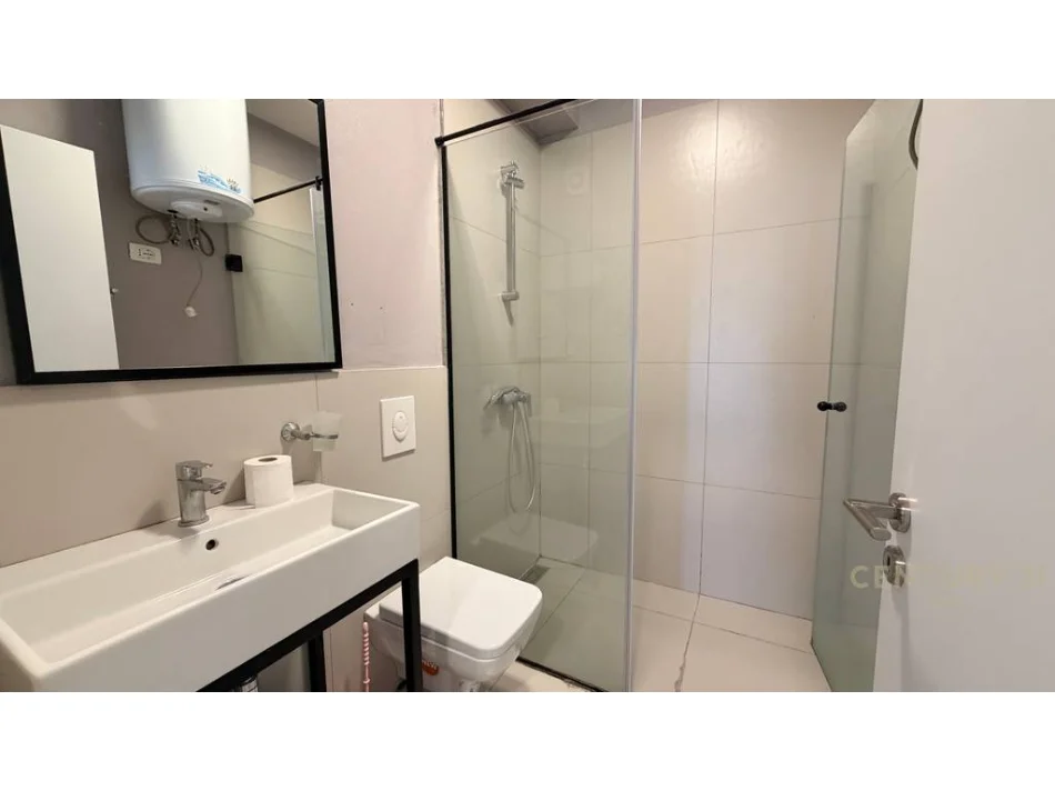 Tirane, shitet apartament 2+1+Ballkon Kati 1, 123 m² 210.000 € (kodra e diellit)