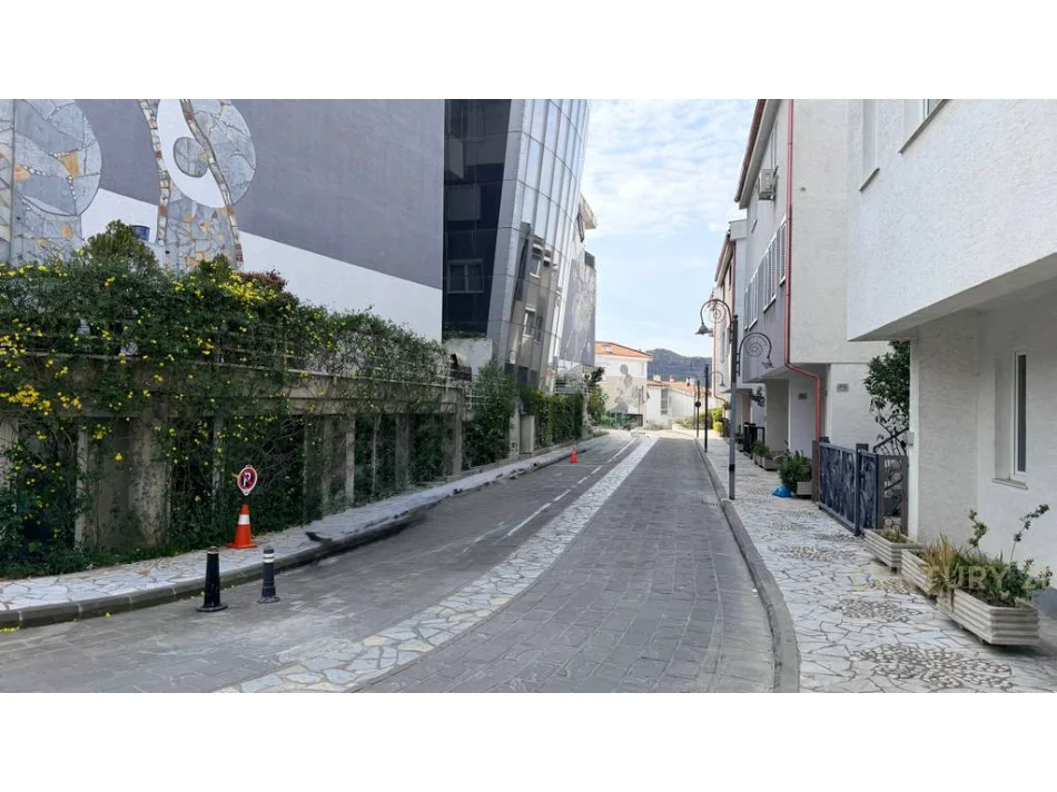 Tirane, shitet apartament 2+1+Ballkon Kati 1, 123 m² 210.000 € (kodra e diellit)