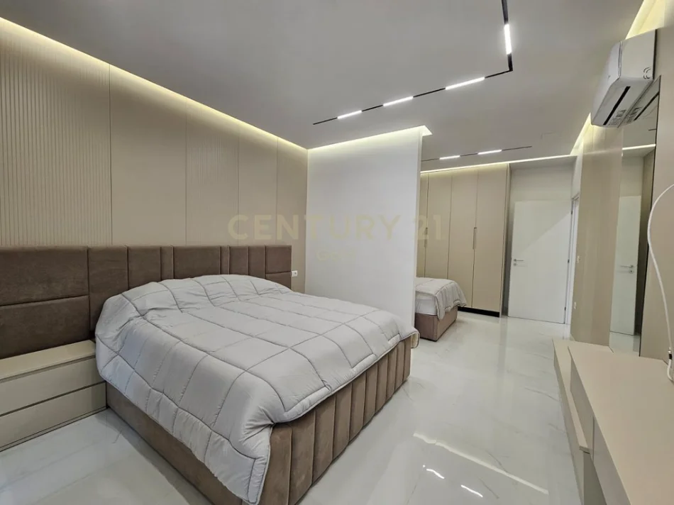 Tirane, jepet me qera apartament 1+1+Ballkon Kati 6, 71 m² 1.000 € 