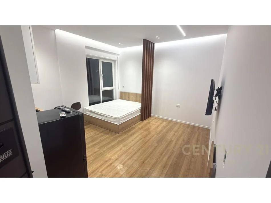 Tirane, jepet me qera apartament 1+1 Kati 7, 35 m² 400 € (5 Maji)