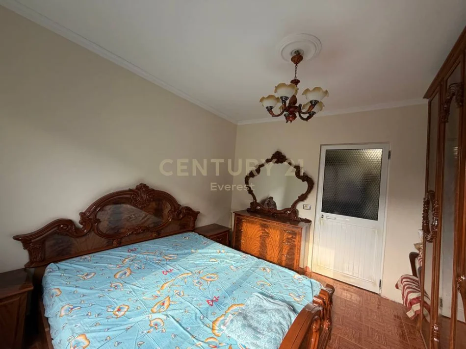 Tirane, shitet apartament 1+1 Kati 4, 52 m² 117.000 € (ISH PARKU) !!!!!