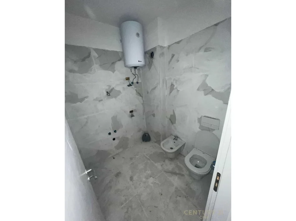 Tirane, shitet apartament 1+1 Kati 5, 53 m² 73.500 € (QTU)