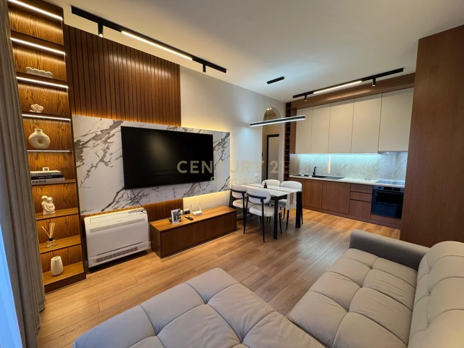 Tirane, shitet apartament 1+1+Ballkon Kati 4, 59 m² (pallati me shigjeta)