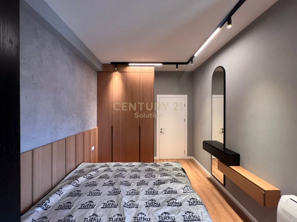 Tirane, shitet apartament 1+1 Kati 4, 59 m² 155.000 € (selite prane pallatit me shigjeta)