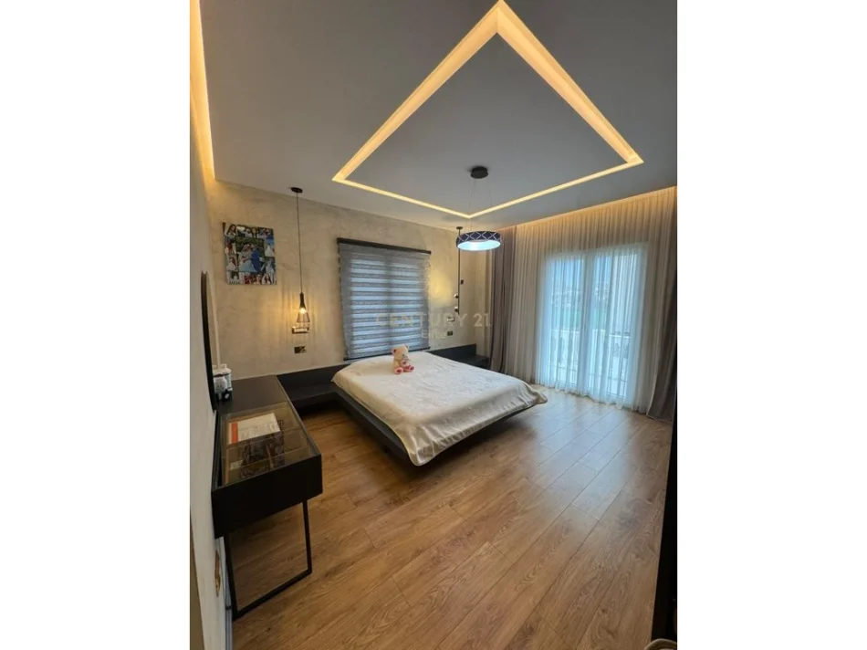 Tirane, shitet Vile 2 Katshe Kati 2, 324 m² 630.000 € (Farke)