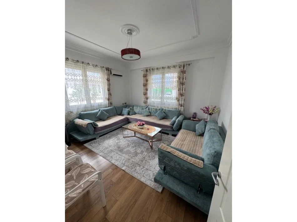 Tirane, shitet Vile 2 Katshe Kati 2, 324 m² 630.000 € (Farke)