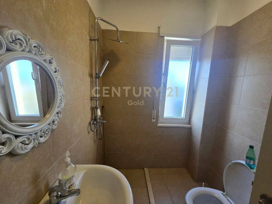 Gjiri Lalezit | Hamallaj, shitet apartament 2+1+Ballkon Kati 2, 82 m² 205.000 € 