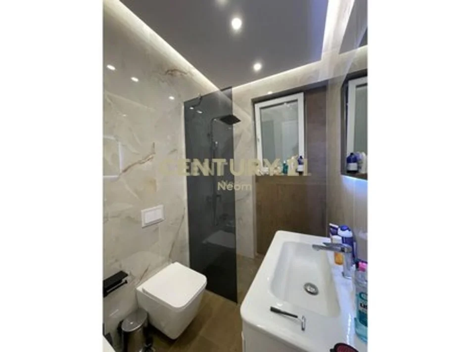 Tirane, jepet me qera apartament 1+1 Kati 1, 61 m² 600 € (Liqeni i Thate)