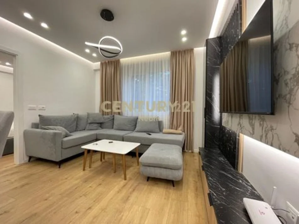 Tirane, jepet me qera apartament 1+1 Kati 1, 61 m² 600 € (Liqeni i Thate)