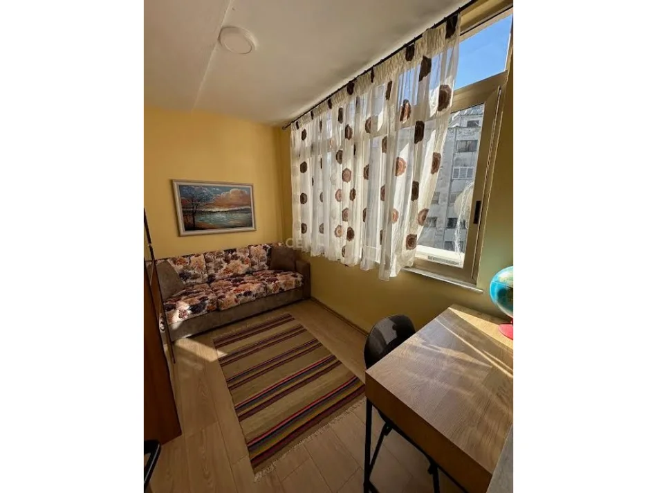 Tirane, jepet me qera apartament 2+1+Ballkon Kati 3, 100 m² 1.000 € (sami frasheri)