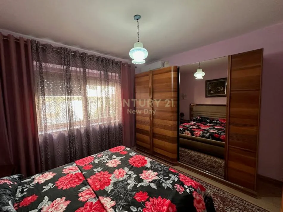 Tirane, jepet me qera apartament 2+1+Ballkon Kati 3, 100 m² 1.000 € (sami frasheri)
