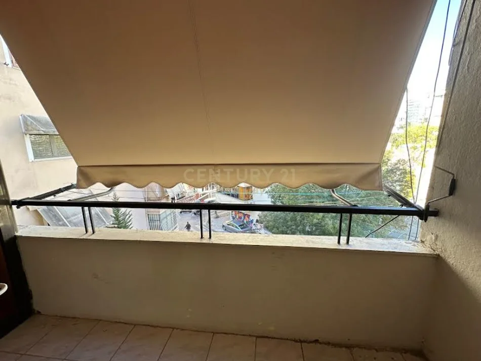 Tirane, jepet me qera apartament 2+1+Ballkon Kati 3, 100 m² 1.000 € (sami frasheri)