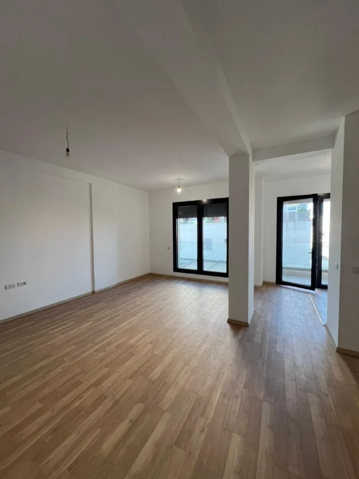Tirane, shitet apartament 2+1+Ballkon , 123 m² 437.000 € (Rruga e kosovareve)