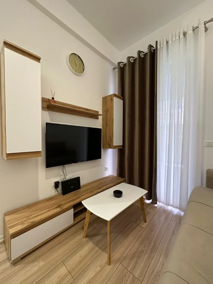 Tirane, shitet apartament 1+1+Ballkon Kati 2, 41 m² 82.000 € (Ali Demi)