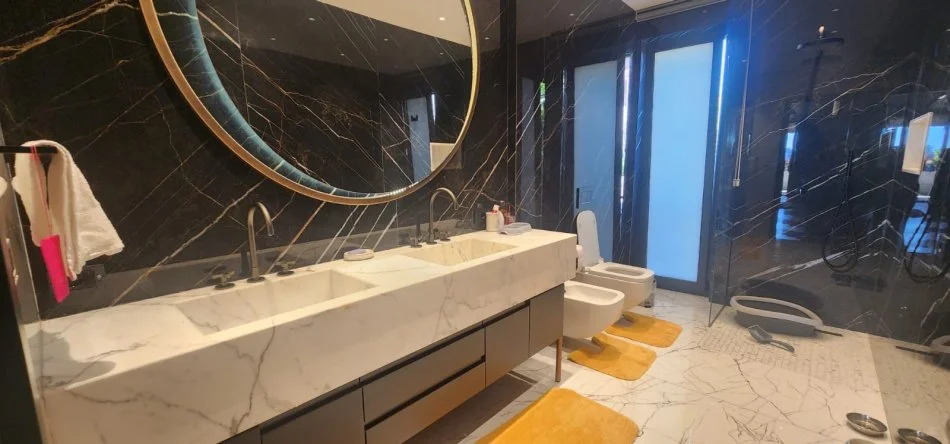 Tirane, shitet apartament 3+1+Aneks+Ballkon , 340 m² (prane Teg)