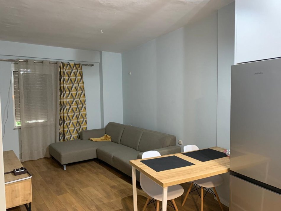 Tirane, shes apartament 1+1 Kati 2, 64 m² 102.000 € (Unaza e re)