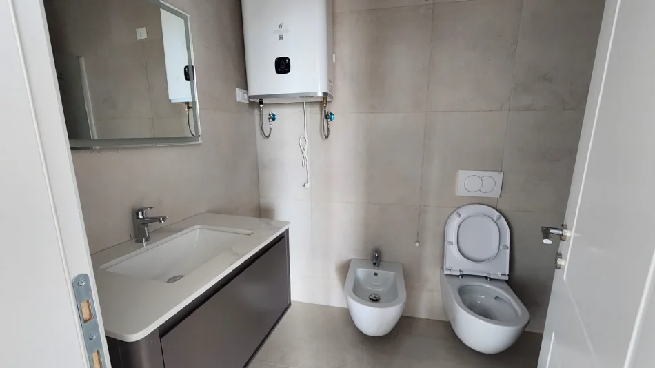 Tirane, shitet apartament 2+1+Ballkon , 132 m² 457.000 € (Lake View Rezidence Liqeni Tiranes)