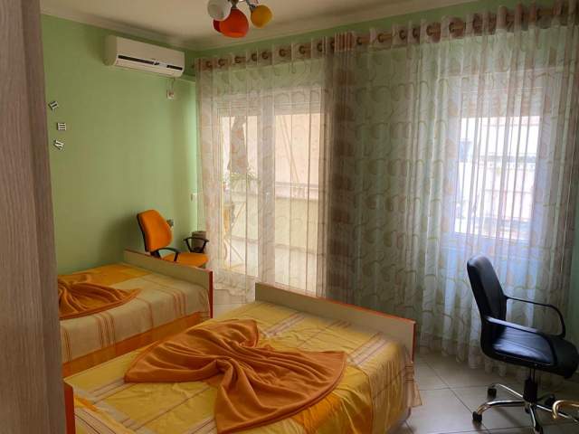 Tirane, shitet apartament 4+1+A+BLK Kati 3, 171 m² 290.000 Euro (Avni Rustemi)